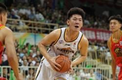 1xbet体育网址-本土篮球小将展现出色实力备受赞誉