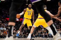 1xbet体育app下载地址-双方激战下，湖人队惊险晋级