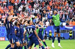 1xbet体育app-包含一场激烈的比赛，球员们全力以赴的词条