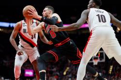 1xbet体育官网登录网址-开拓者主场力克公牛，赛季竞争形势稍有改观的简单介绍