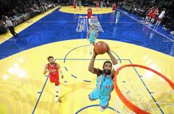 1xbet体育视频-全明星赛吸引众多球迷瞩目，实力强劲的简单介绍