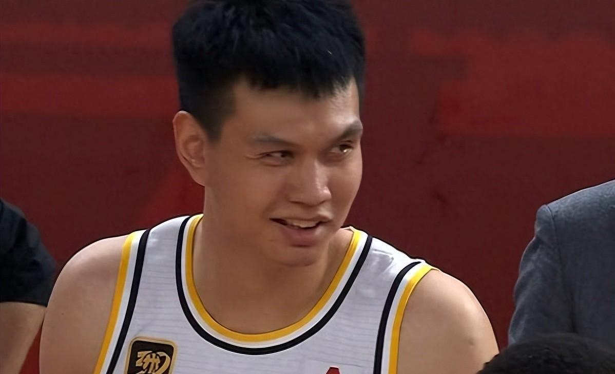 关于广厦男篮吞下比赛失利未放弃信念的信息 关于广厦男篮吞下比赛失利未放弃信念的信息
