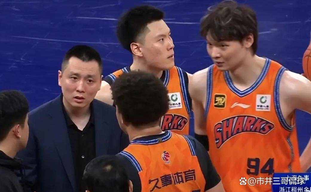 竞技场上风云突变,CBA战队士气高昂的简单介绍 竞技场上风云突变,CBA战队士气高昂的简单介绍