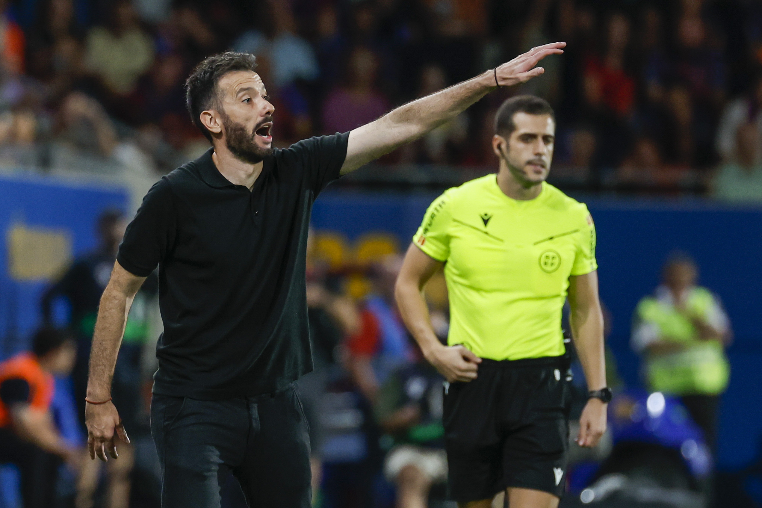 瓦伦西亚门将蒂多自家门线小负巴萨的简单介绍