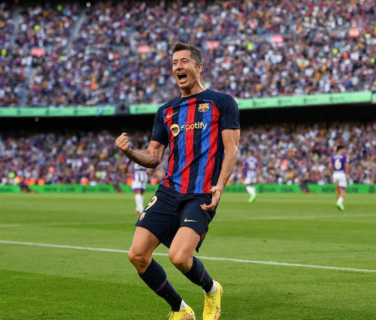 巴萨状态火力全开，连胜保持领先位置