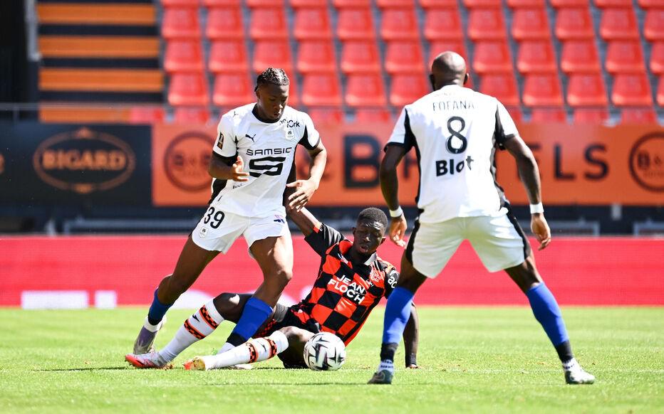 里昂客场对阵雷恩,球队实力相当 里昂客场对阵雷恩,球队实力相当