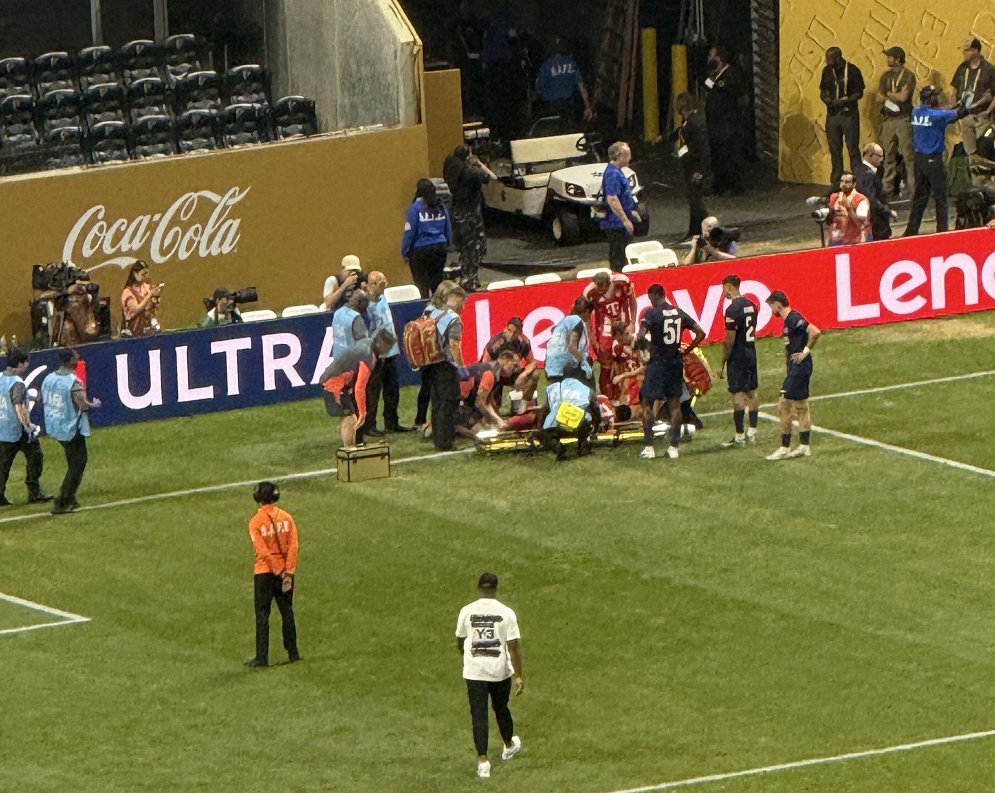 包含拉齐奥主场逼平桑普多利亚，憾失三分的词条